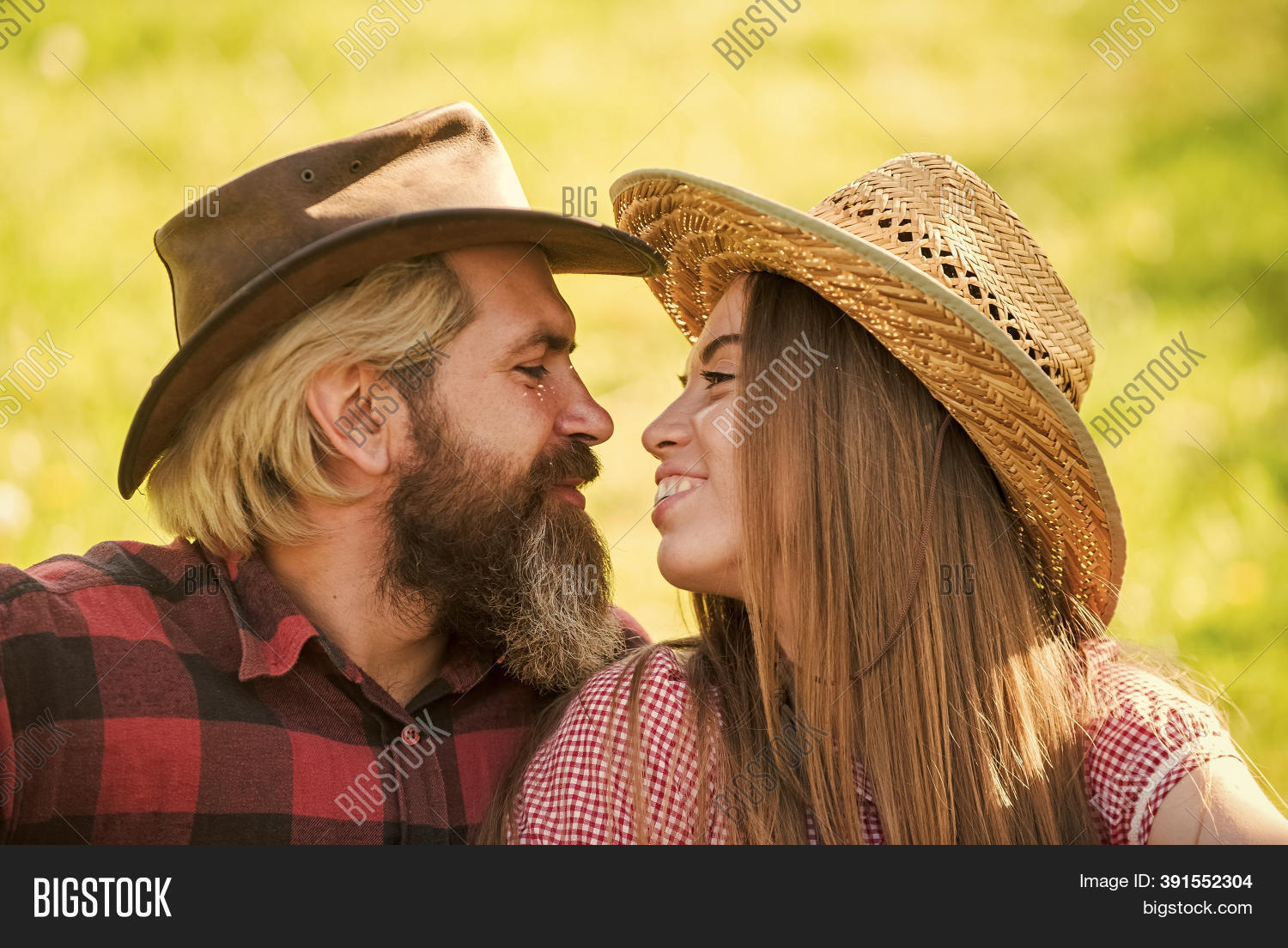 Alonadate: A Modern Technique to Online Dating